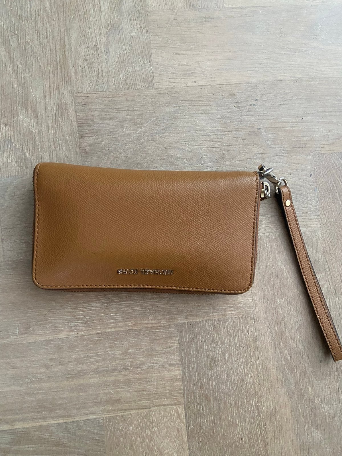 Originele Michael Kors portemonnee - Zo goed als nieuw, Sieraden, Tassen en Uiterlijk, Overige merken, Bruin, Ophalen of Verzenden
