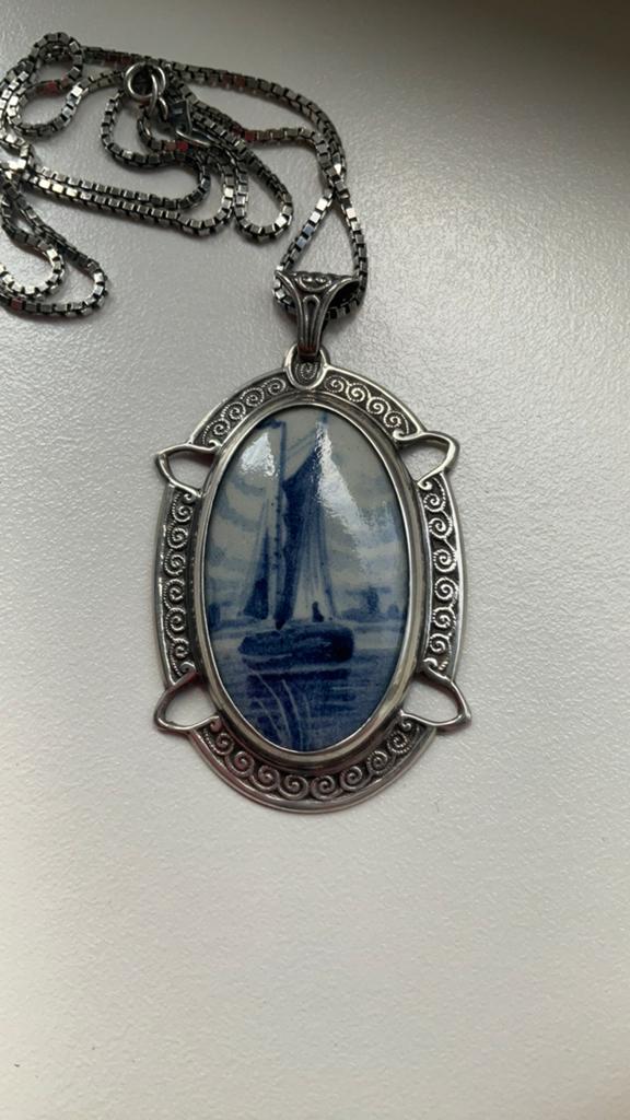 Antieke Delfts blauwe hanger met zilveren ketting 60 cm, Sieraden, Tassen en Uiterlijk, Kettingen, Verzenden, Zo goed als nieuw