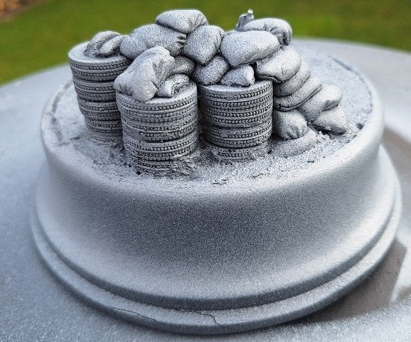 Klein diorama / vignette - barricade - resin en hout 1/35, Verzenden, Zo goed als nieuw, 1:35 tot 1:50, Diorama