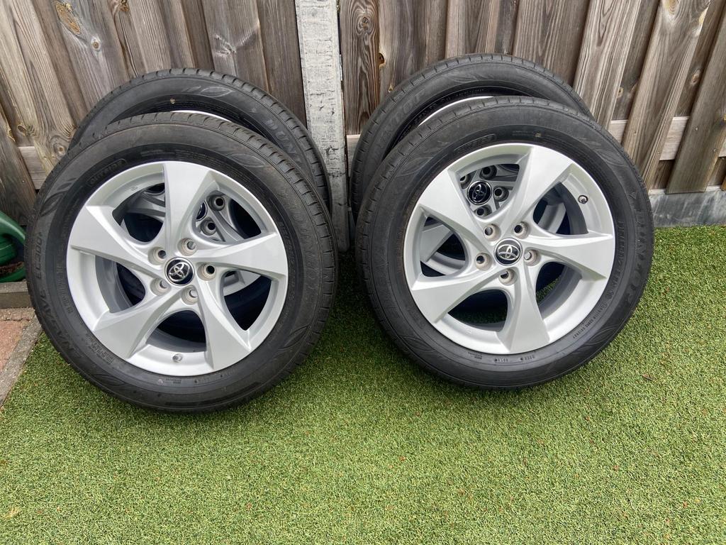 Banden en velgen Toyota CHR authentiek, Auto-onderdelen, Banden en Velgen, Ophalen, 215 mm, 17 inch, Band(en)