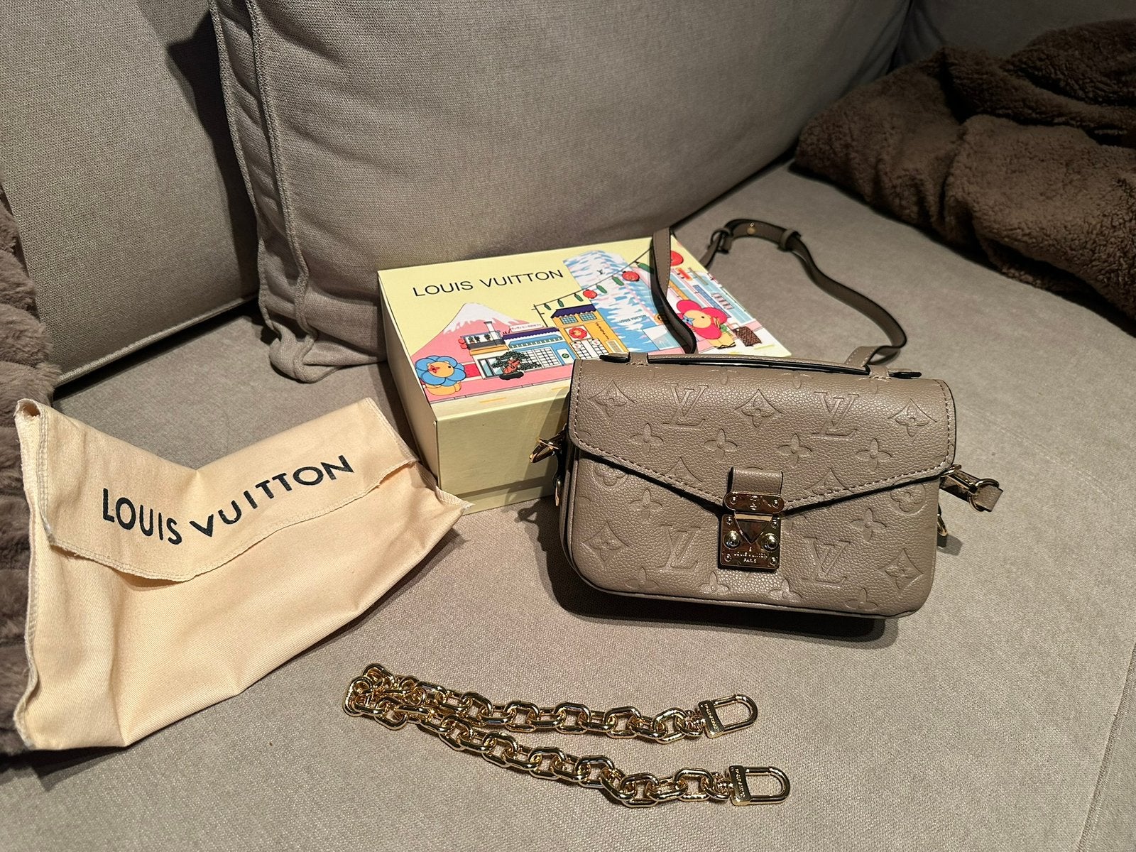 Taupe kleur tas met verstelbare band, Overige merken, Beige, Nieuw, Ophalen of Verzenden