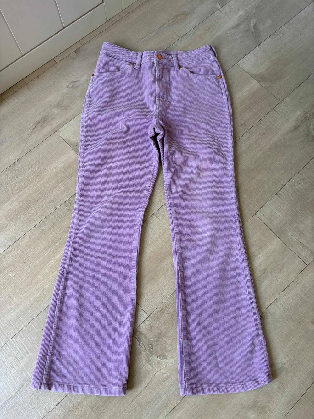 Mooie lila Wrangler ribcoard bootcut broek maat 27, Paars, Ophalen of Verzenden, Zo goed als nieuw, Maat 34 (XS) of kleiner