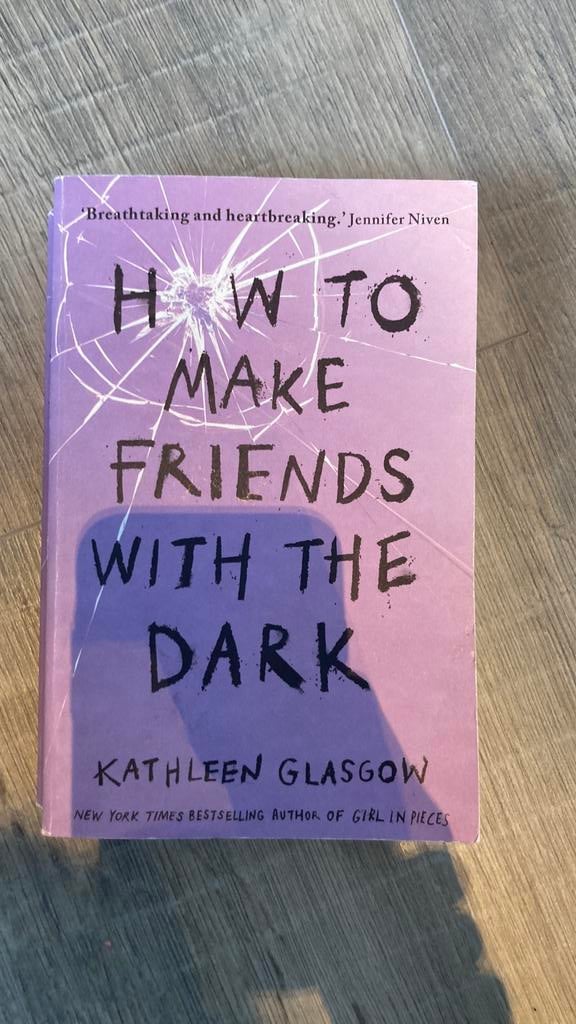 How to make friends with the dark, Ophalen, Zo goed als nieuw