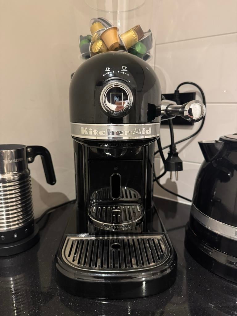 KitchenAid Nespresso Koffiemachine - Zwart, Koffiemachine, Ophalen of Verzenden, Zo goed als nieuw, 1 kopje