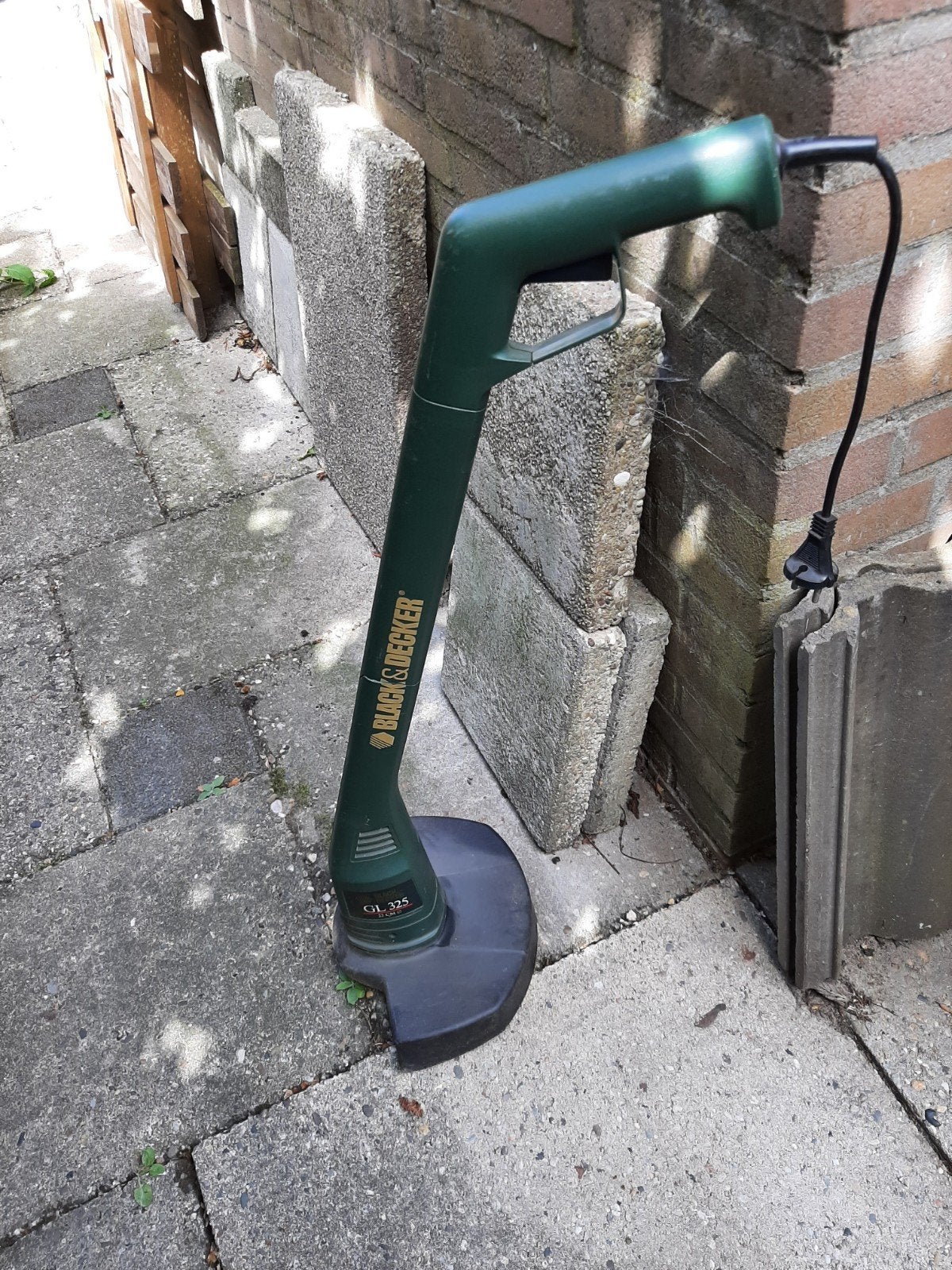 Black & Decker GL 325 Grastrimmer - Elektrisch., Tuin en Terras, Grastrimmers, Ophalen, Gebruikt, Black & Decker, 10 tot 30 cm