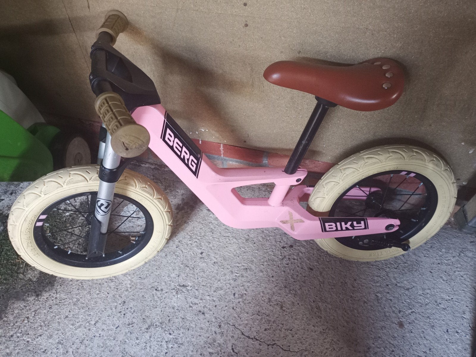 Super gave berg buddy loopfiets roze zo goed als nieuw, Ophalen, Zo goed als nieuw, Loopfiets