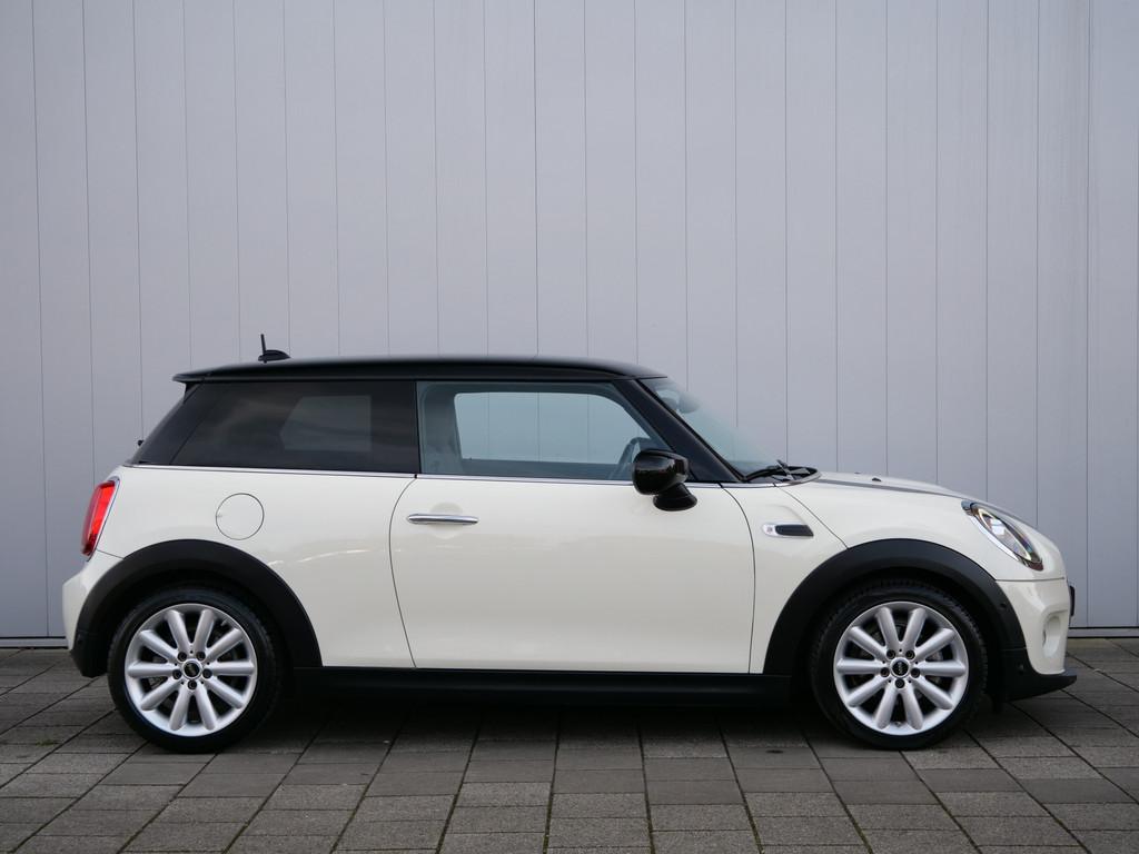 MINI Mini 1.5 Cooper 136 Pk Automaat PDC / Stoelverwarming /, 136 pk, Gebruikt, 4 stoelen, Leder en Stof