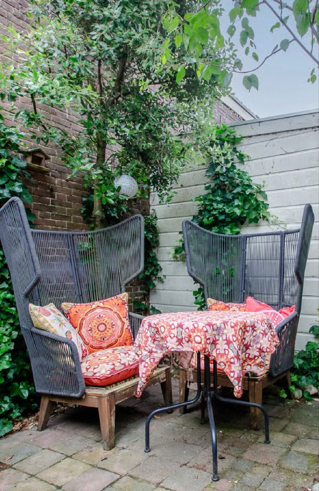 Gezellige tuinset: 2 loungestoelen, metalen tafel, kussens, Overige materialen, Gebruikt, Stoel, Tuinset