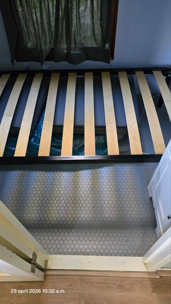 Eenpersoons bedframe met lattenbodem 180 bij 90, Ophalen, 90 cm, Eenpersoons, Zwart