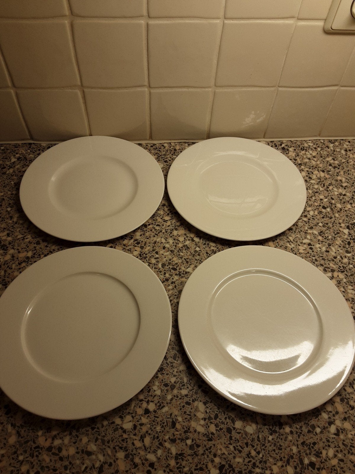 4 ontbijtbordjes  2 villeroy en boch 2 LA TOSCANA.zgan., Ophalen of Verzenden, Zo goed als nieuw, Bord(en), Overige stijlen