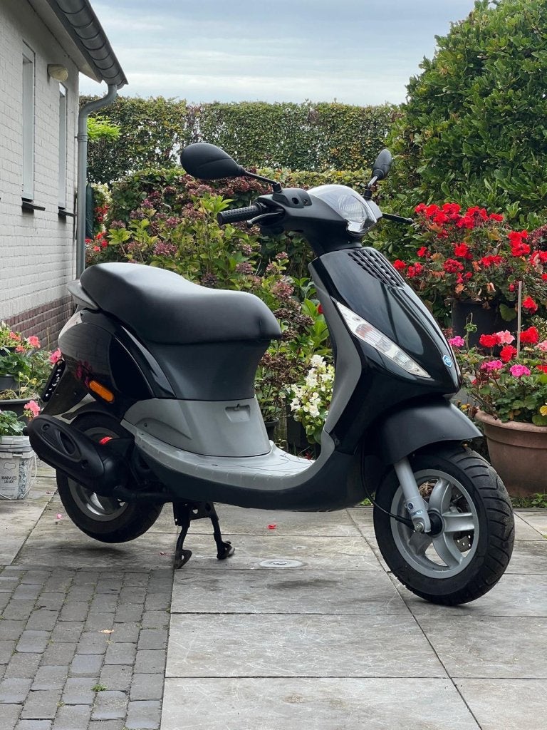 ⭐️Piaggio zip 2 takt 50cc glans zwart 3415 km Z.G.A.N. ⭐️