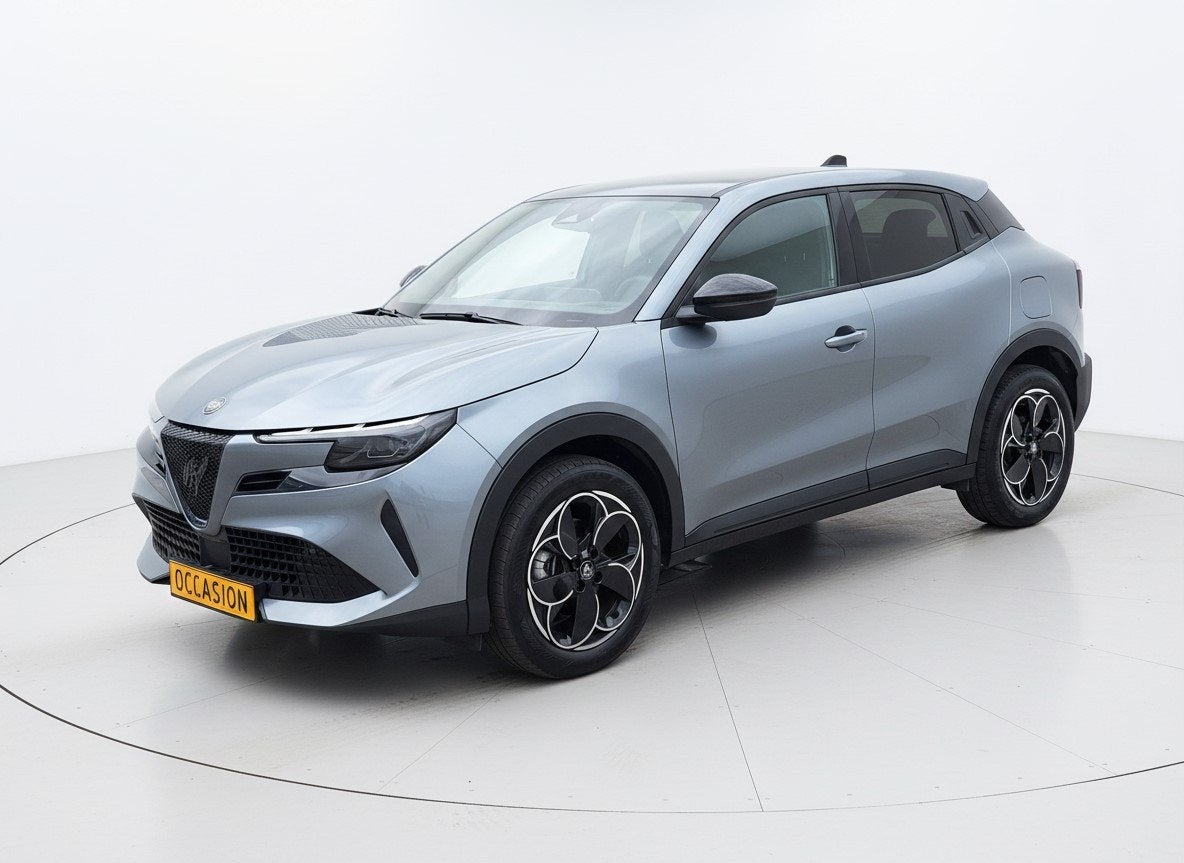 Alfa Romeo Junior Elettrica 54 kWh | SOH 96% | A.C.C. | CARP, Auto's, Alfa Romeo, Dealer onderhouden, Stof, Gebruikt, Parkeersensor