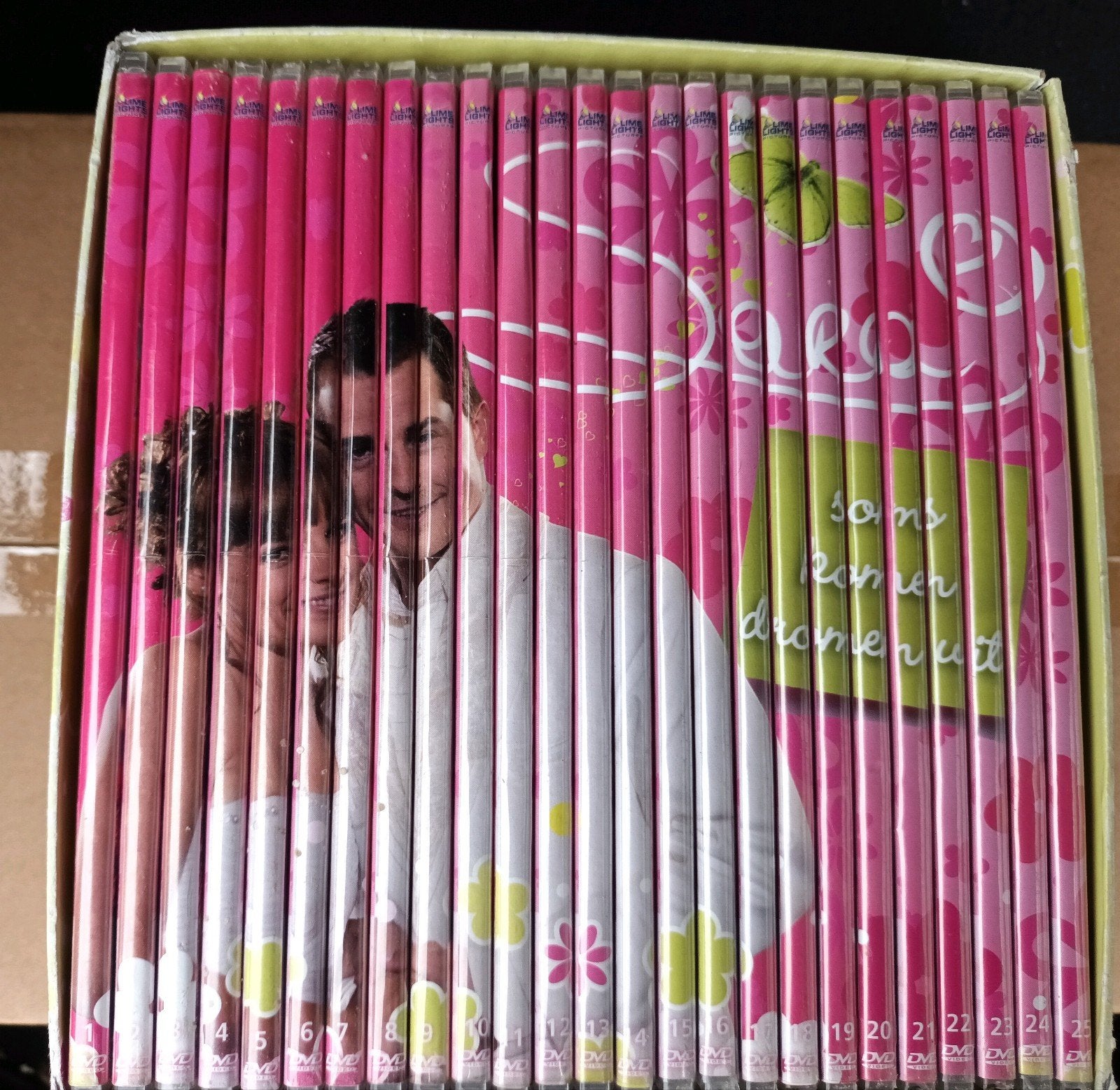 Dvd complete reeks Sara, Alle leeftijden, Ophalen of Verzenden, Zo goed als nieuw, Komedie