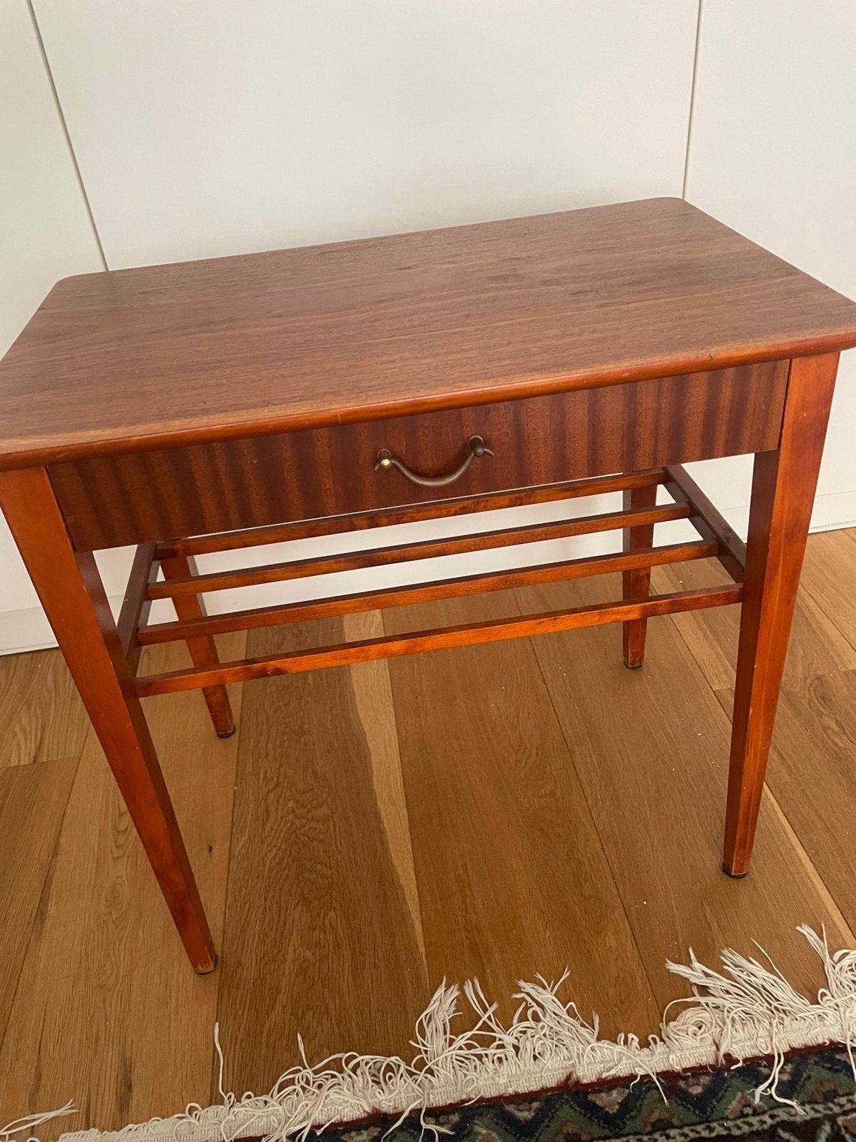 Scandinavian Wooden Bedside table, Huis en Inrichting, Ophalen, Zo goed als nieuw, 25 tot 50 cm, Rechthoekig