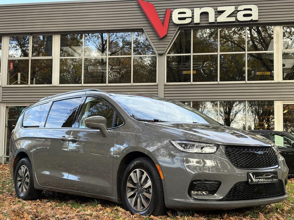 Chrysler Pacifica 3.6 Hybrid Touring (bj 2021, automaat), Auto's, Chrysler, Zwart, Met garantie (alle), Bedrijf, Hybride Elektrisch/Benzine