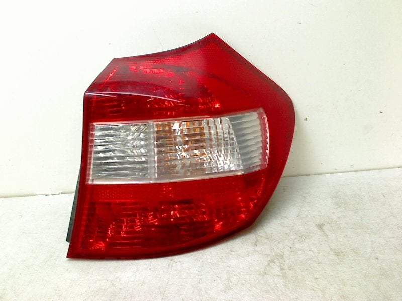 Achterlicht Rechts BMW 1 serie (E81) (2007-03/2011-12), Gebruikt, Petuelring 130, München 80809, , Duitsland, BMW, Bayerische Motoren Werke AG