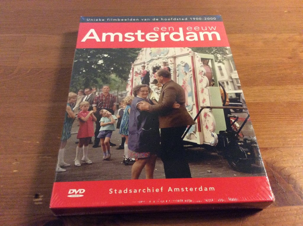 Een Eeuw Amsterdam Stadsarchief 1900 - 2000 nieuw dubbel dvd, Alle leeftijden, Ophalen of Verzenden, Nieuw in verpakking, Politiek of Geschiedenis
