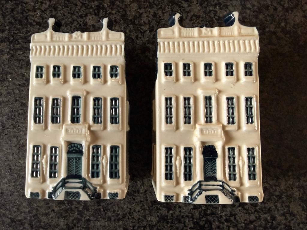 KLM huisje 83. 2x, Verzamelen, KLM Huisjes, Zo goed als nieuw, 81 t/m 91, Gevuld, Ophalen of Verzenden