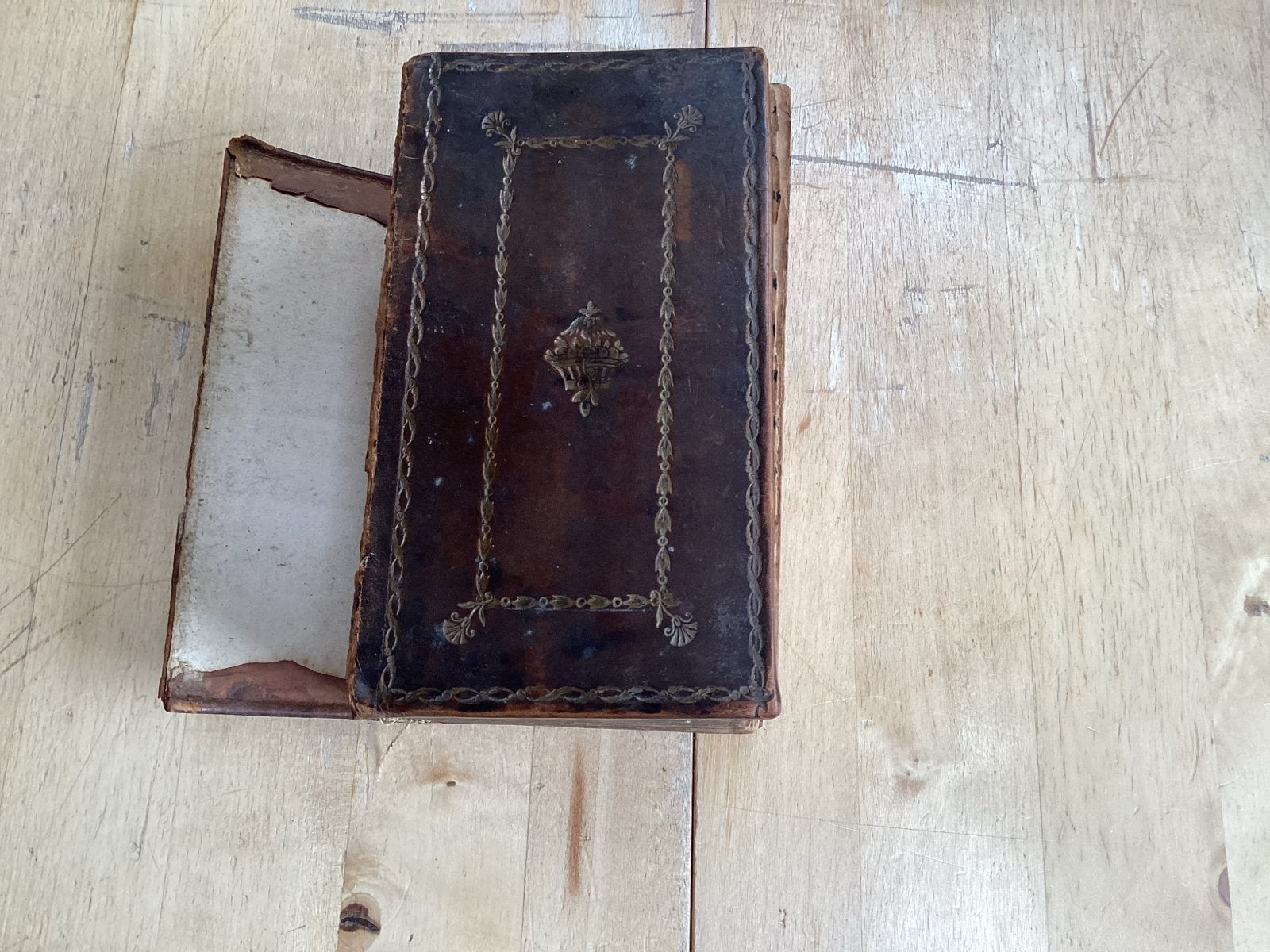 Antieke Bijbel uit 1833 - Losse voorkant, zonder prenten, Ophalen of Verzenden