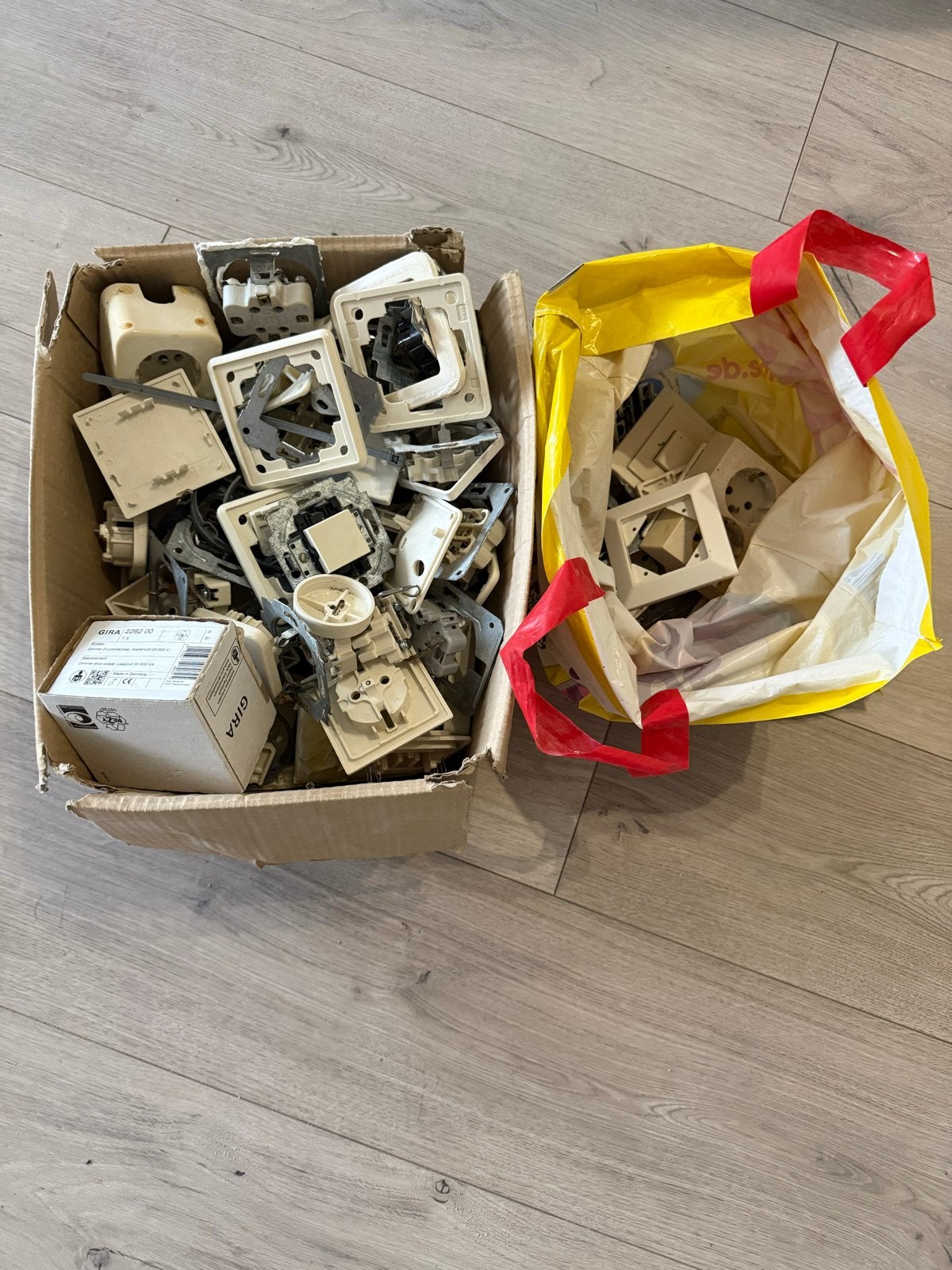 Grote partij gebruikte stopcontacten en schakelaars, Ophalen of Verzenden, Gebruikt, Gira, Schakelaar