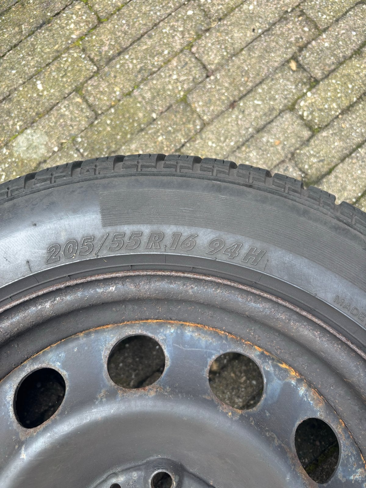 Winterbanden met velgen 205/55 R16 94H, Auto-onderdelen, Ophalen, Gebruikt, 16 inch, Banden en Velgen