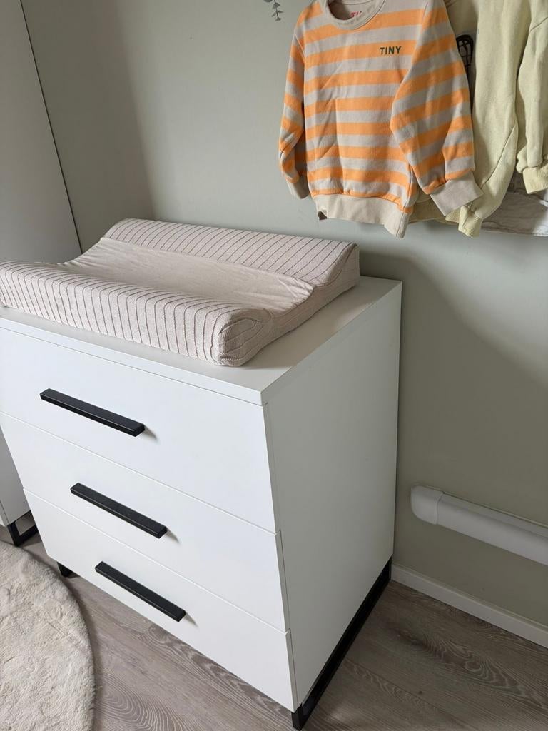 Complete TWF Kinderkamer: Kast, Commode, Ledikant 60x120, Ophalen, Gebruikt, Jongetje of Meisje