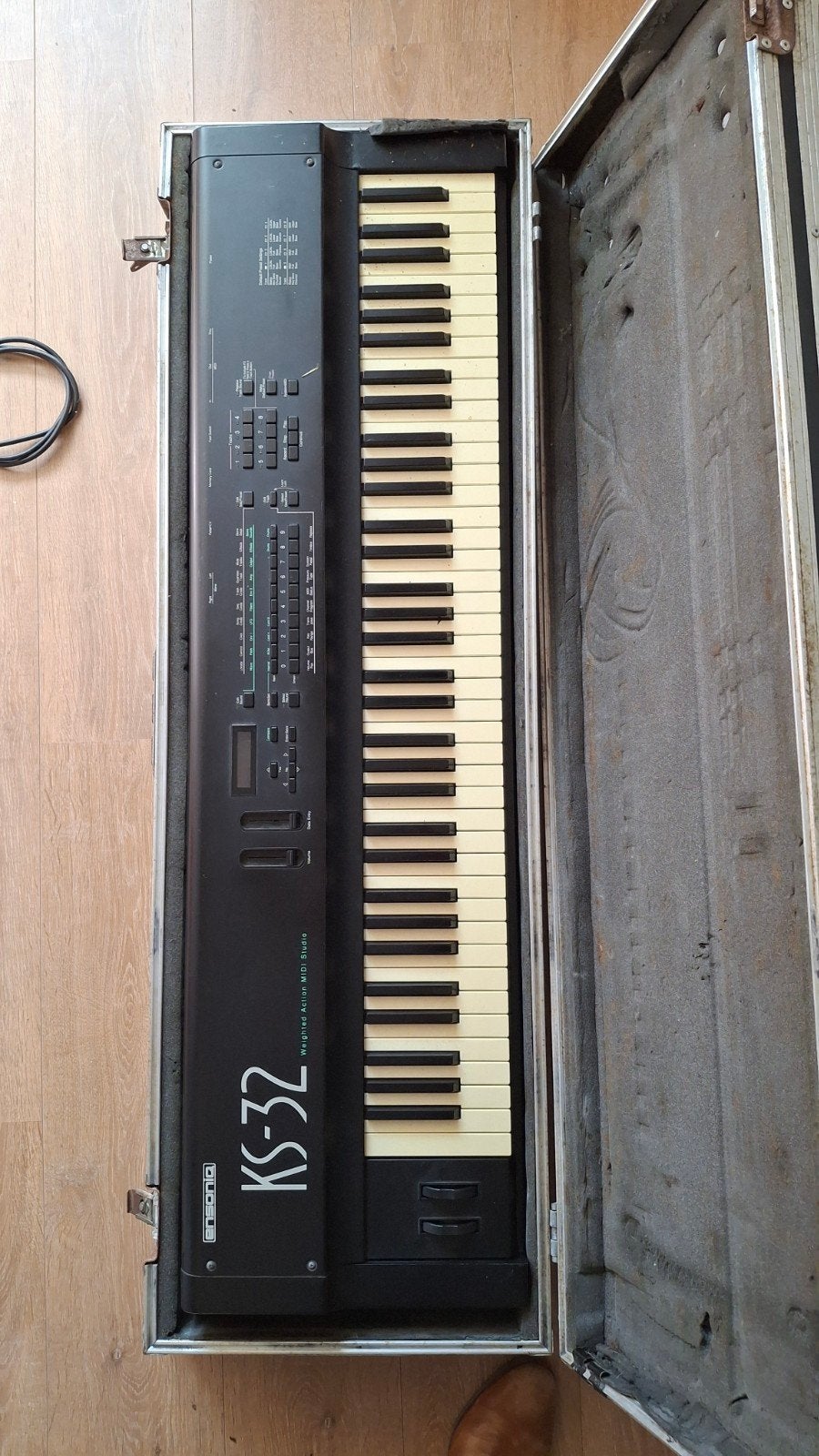 Ensoniq KS-32 Weighted Action MIDI Studio met flightcase, Muziek en Instrumenten, Gebruikt, Aanslaggevoelig, 76 toetsen, Ophalen