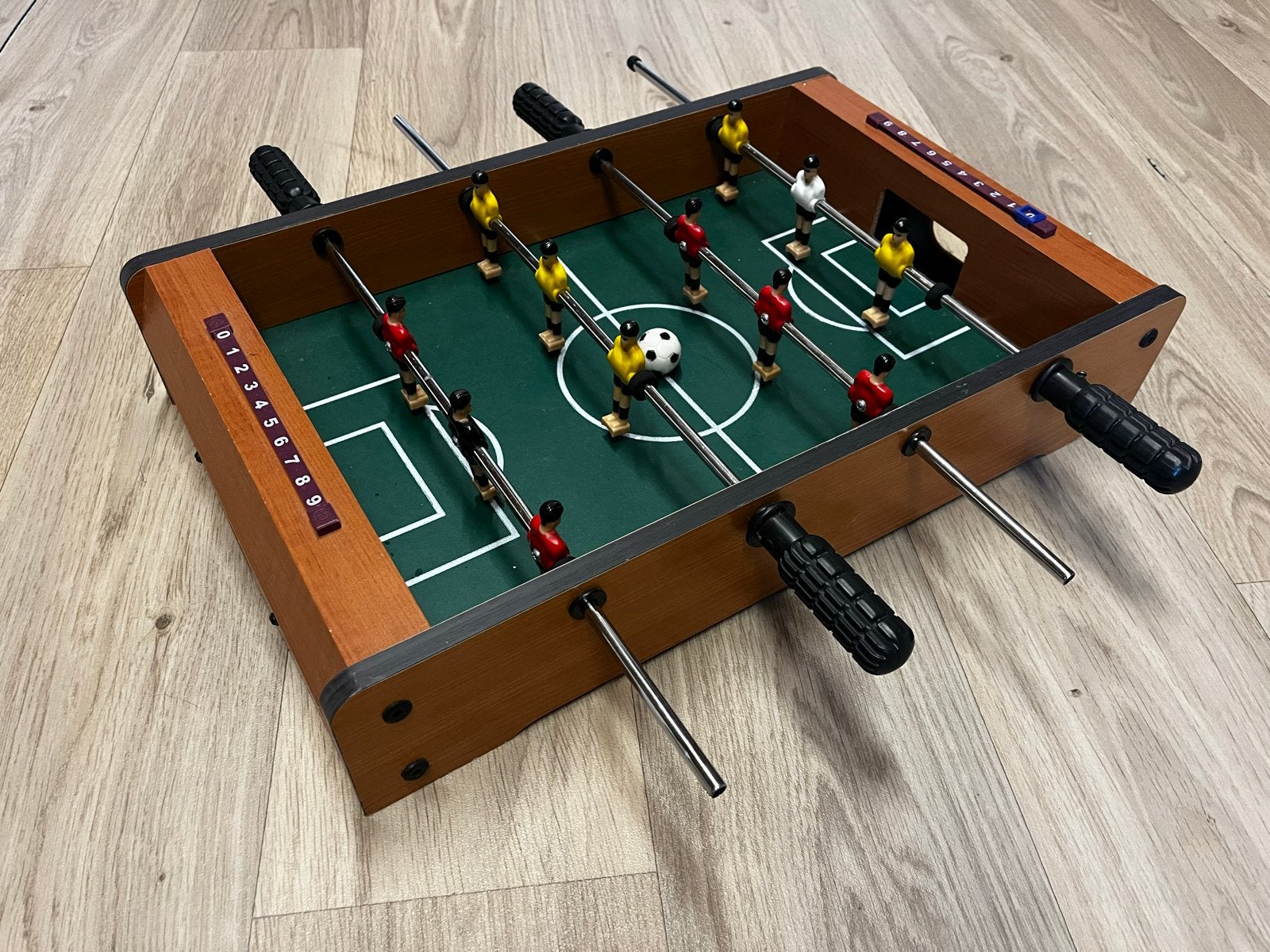 Tafelvoetbalspel - Compact en Draagbaar, Ophalen, Zo goed als nieuw