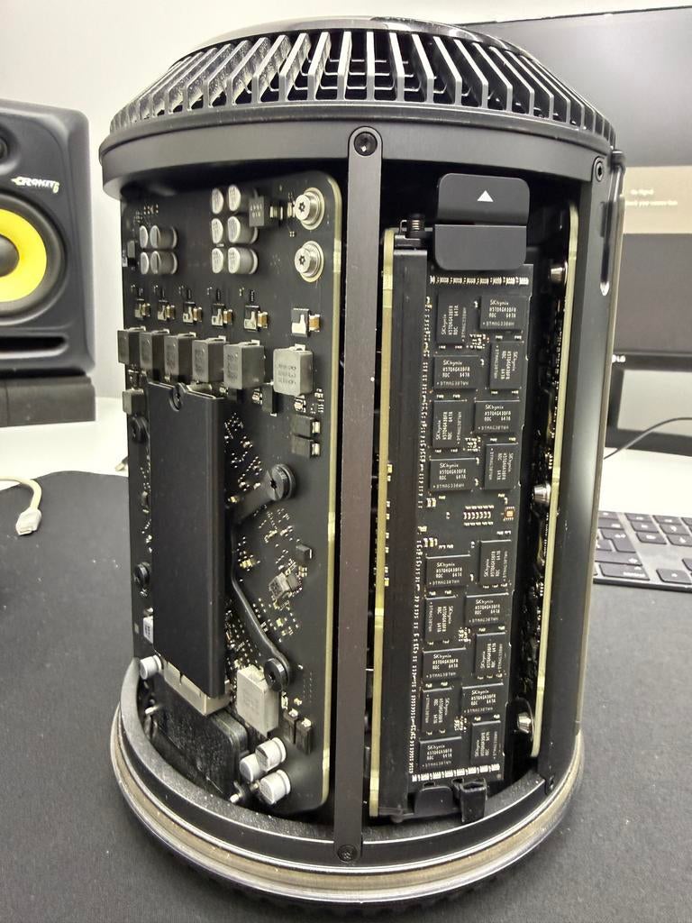 Mac Pro (Late 2013) - 12-Core Xeon, 64GB RAM, 1TB NVMe, Computers en Software, Apple Desktops, Zo goed als nieuw, Mac Pro, SSD