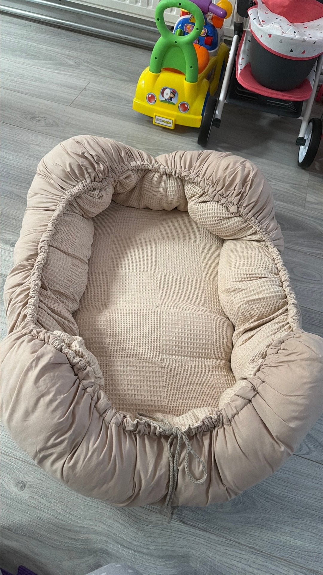 Babynest beige handmade, Ophalen, Zo goed als nieuw