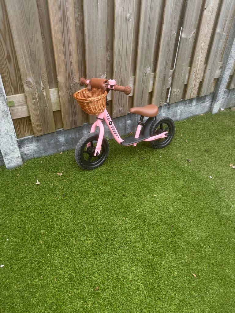 Roze loopfiets met mandje - Hapees, Ophalen, Gebruikt, Loopfiets