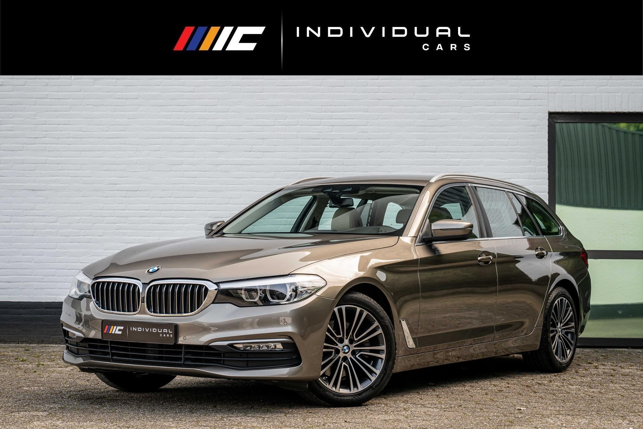 BMW 5-serie Touring 520i Executive Leder Trekhaak LED Orig N, Auto's, Automaat, Achterwielaandrijving, Gebruikt, 4 cilinders