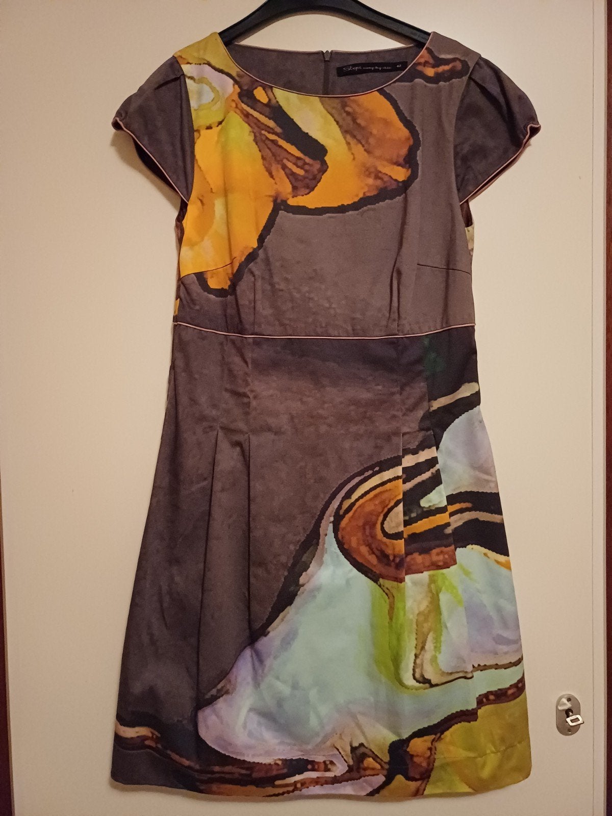 Steps jurk mt 42 - Bruin, okergeel en mint, Kleding | Dames, Meerkleurig, Maat 42/44 (L), Ophalen of Verzenden, Zo goed als nieuw
