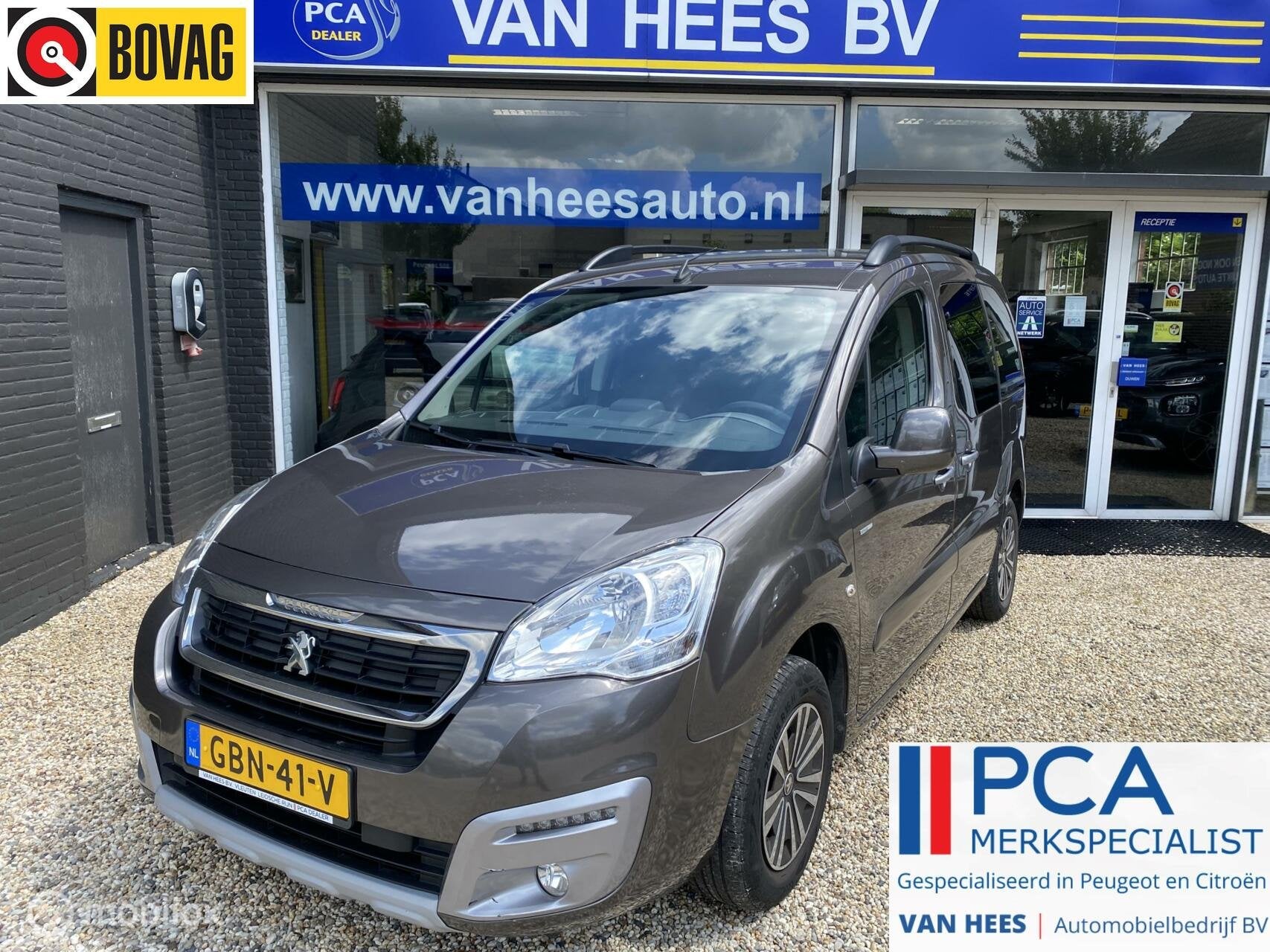 Peugeot Partner Tepee 1.2 PureTech Allure 110 pk navigatie e, Auto's, Voorwielaandrijving, Dealer onderhouden, Stof, Gebruikt