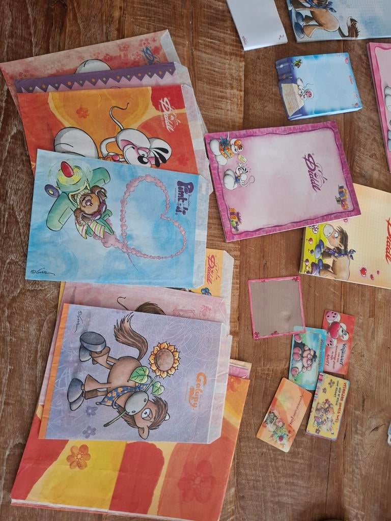 Diddl notitieboeken, plaatjes en pasjes voor de verzamelaar, Verzamelen, Diddl, Ophalen of Verzenden, Verschillende figuren, Gebruikt
