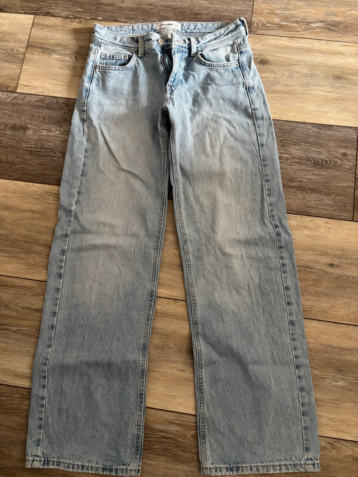 Pull & Bear Lichtblauwe Wide Leg Jeans - Maat EUR 34, Ophalen of Verzenden, Zo goed als nieuw, Blauw, W27 (confectie 34) of kleiner
