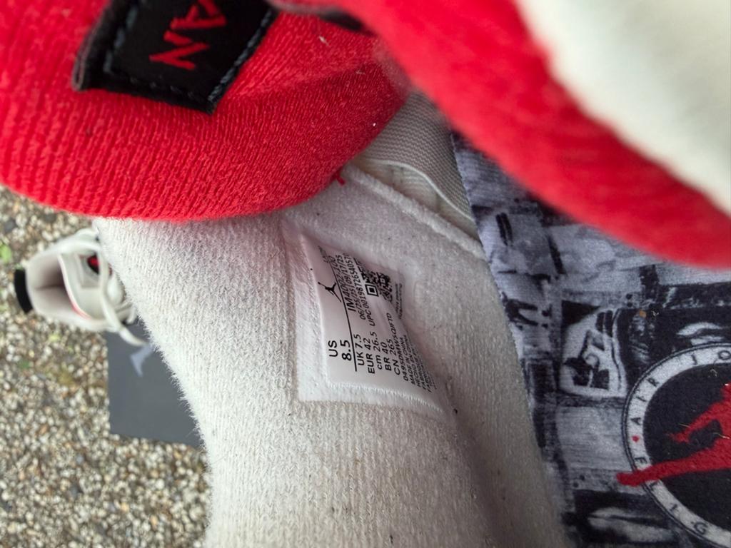 Nike Air Jordan 4 Retro 'Red Cement' - Maat 42.5, Kleding | Heren, Schoenen, Ophalen of Verzenden, Gedragen, Wit, Sneakers of Gympen