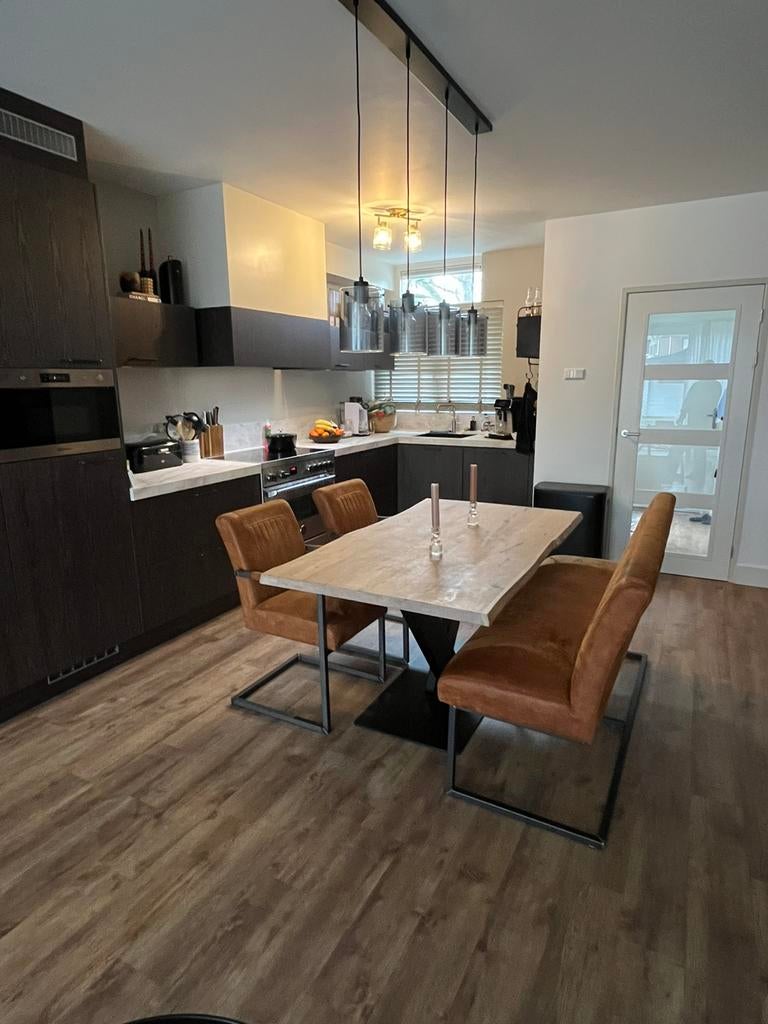 Complete eethoek inclusief eetbank en stoelen, Ophalen, Zo goed als nieuw, 4 tot 6 stoelen