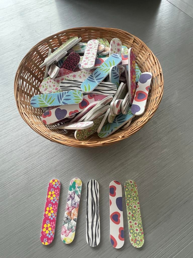 Nieuwe accessoires: armbanden, sleutelhangers, lipbalsem, Ophalen of Verzenden, Nieuw