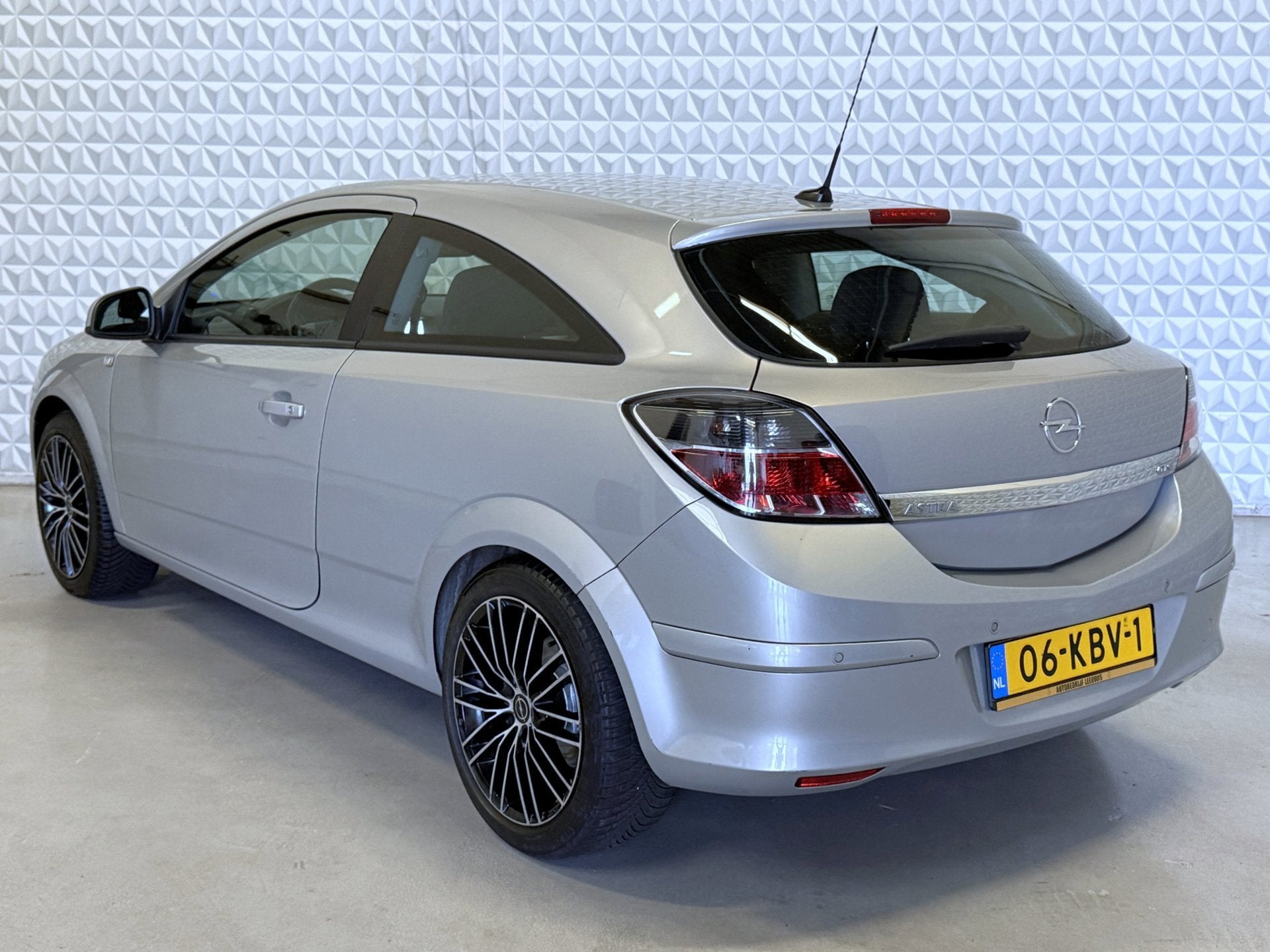 Opel Astra GTC 1.8 Edition / (H)eerlijke auto! 183.000km (20, Auto's, Voorwielaandrijving, 4 cilinders, 1165 kg, 1796 cc