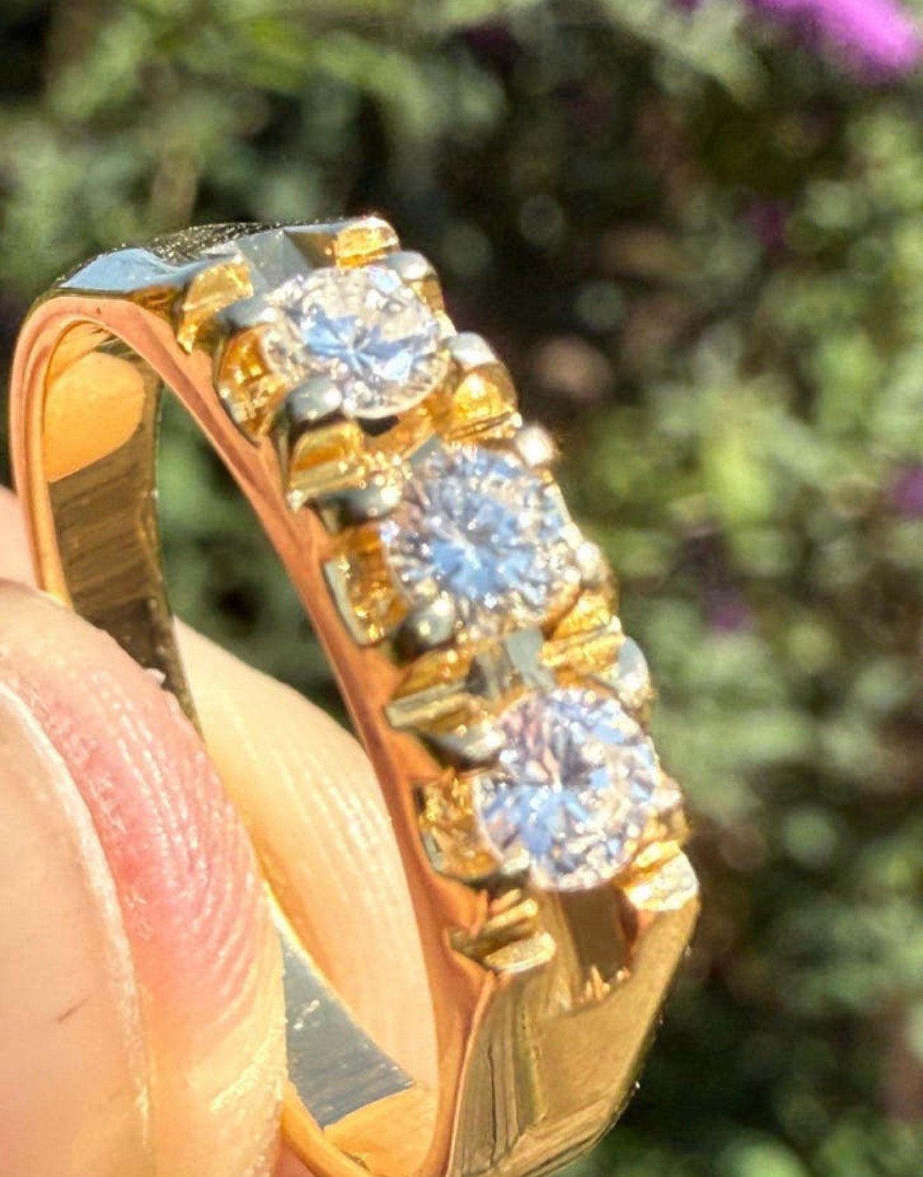 Nieuwe 18 karaat gouden ring en 3 natuurlijke VVS diamanten!, Nieuw, Ophalen of Verzenden, 17 tot 18, Met edelsteen
