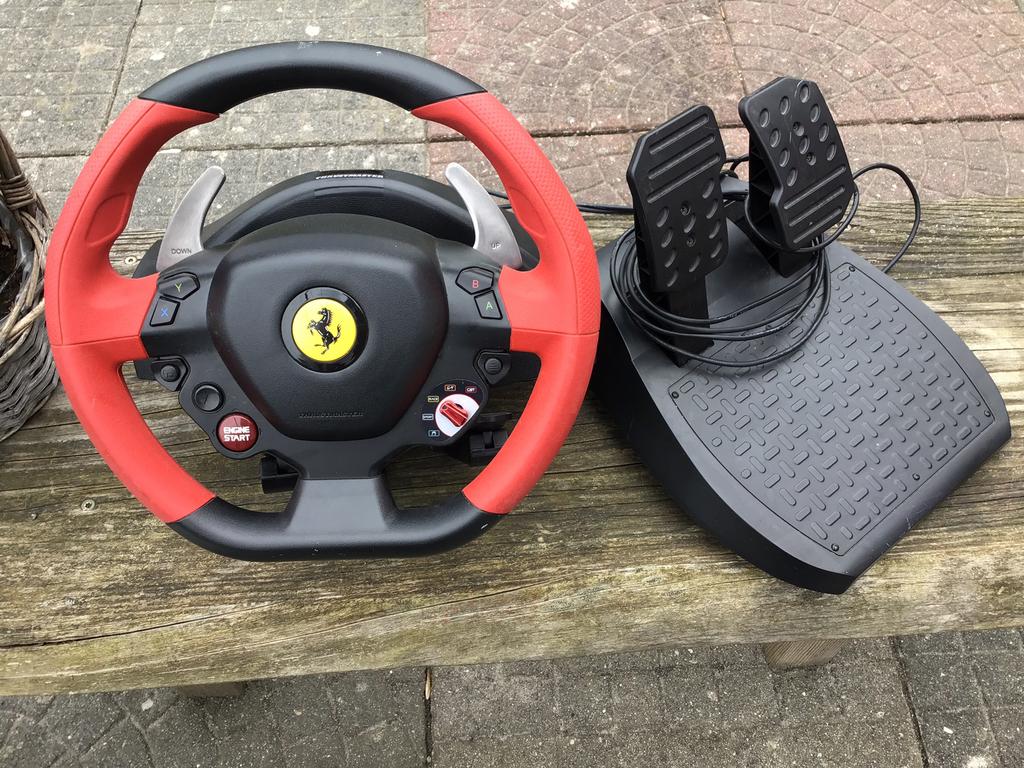 Ferrari 458 Spider stuur en gaspedalen., Ophalen, Gebruikt, Stuurtje of Sportattribuut, Xbox One