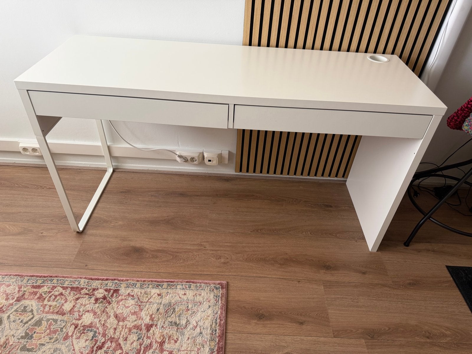 Ikea Micke wit bureau met lades en kabeldoorvoer, Ophalen, Met lades, Spaanplaat of MDF, Zo goed als nieuw