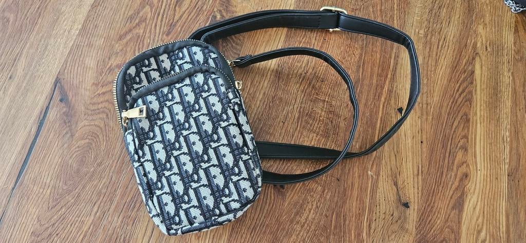 Stijlvolle Dior-achtige schoudertas, Sieraden, Tassen en Uiterlijk, Tassen | Damestassen, Ophalen of Verzenden