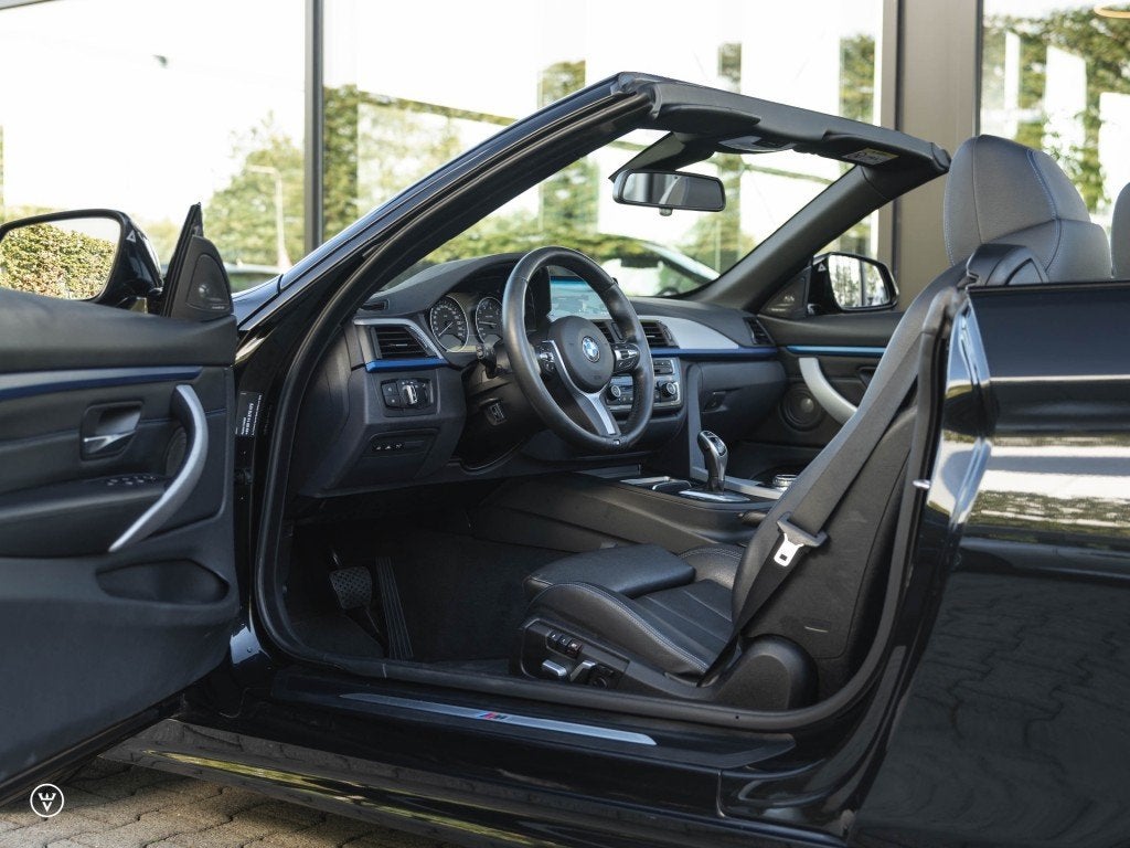 Bmw 4-SERIE 440i Cabrio M-sport – Radar, 360gr : VOL !, Automaat, Achterwielaandrijving, Gebruikt, Euro 6