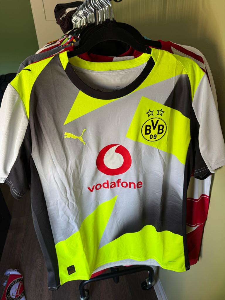 Borussia Dortmund uitshirt 25/26 maat L nieuw met labels, Maat 52/54 (L), Overige kleuren, Nieuw, Ophalen of Verzenden