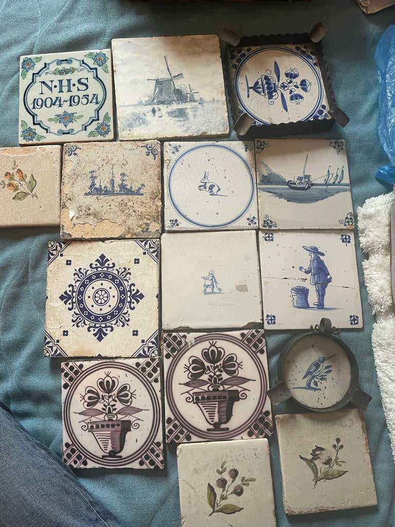 Diverse antieke tegels - 21 stuks uit verschillende periodes, Ophalen of Verzenden, Zo goed als nieuw, Clearstamp
