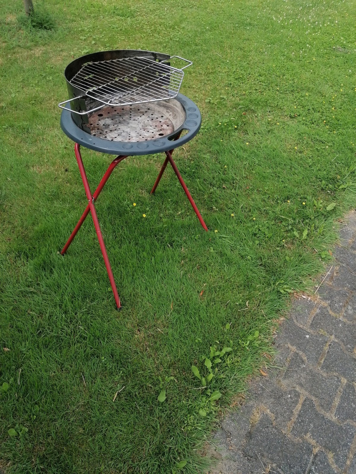 Queen garden bbq, Ophalen