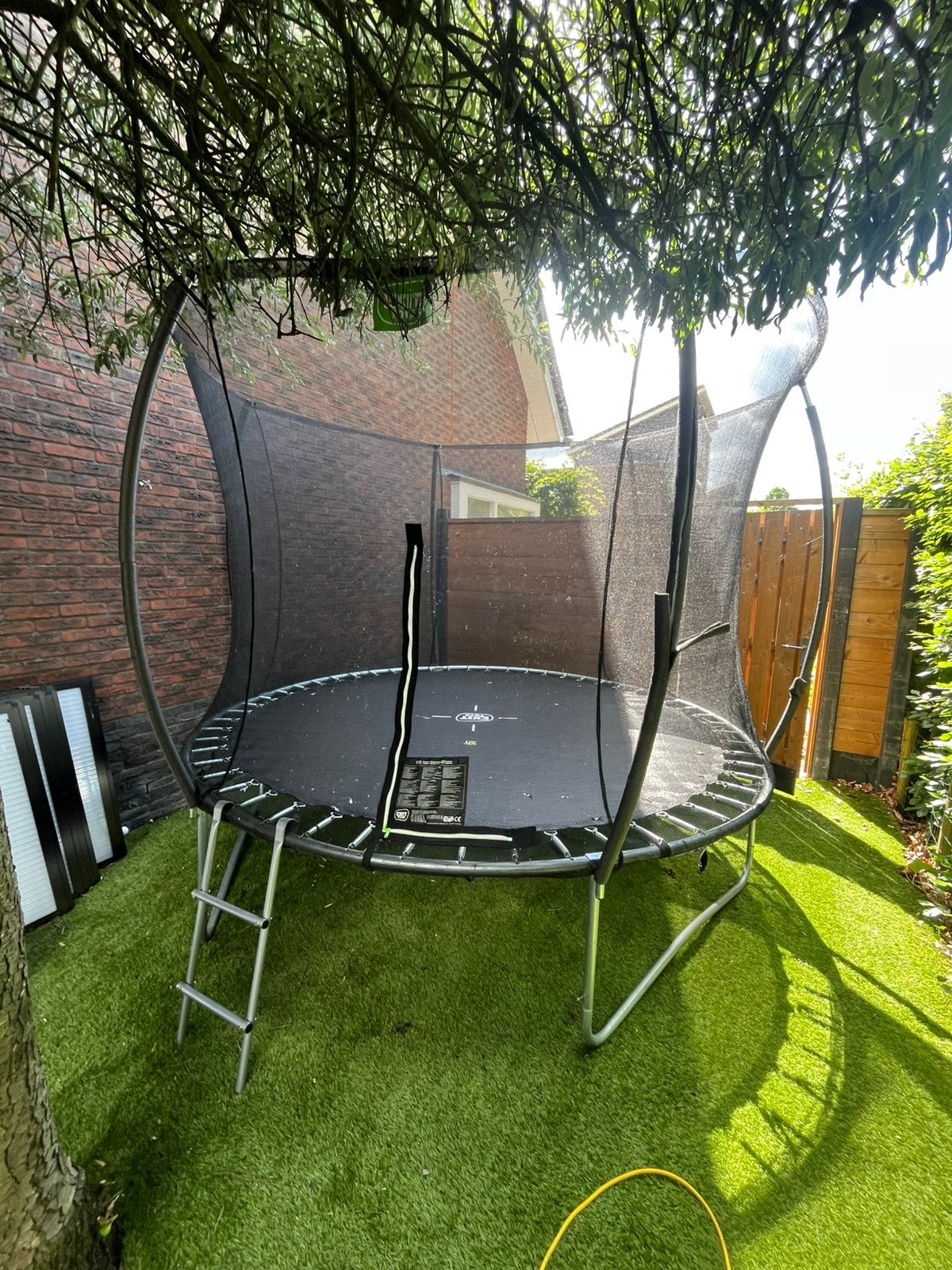 Trampoline met veiligheidsnet en trapje, Kinderen en Baby's, Speelgoed | Buiten | Trampolines, Ophalen of Verzenden, Zo goed als nieuw