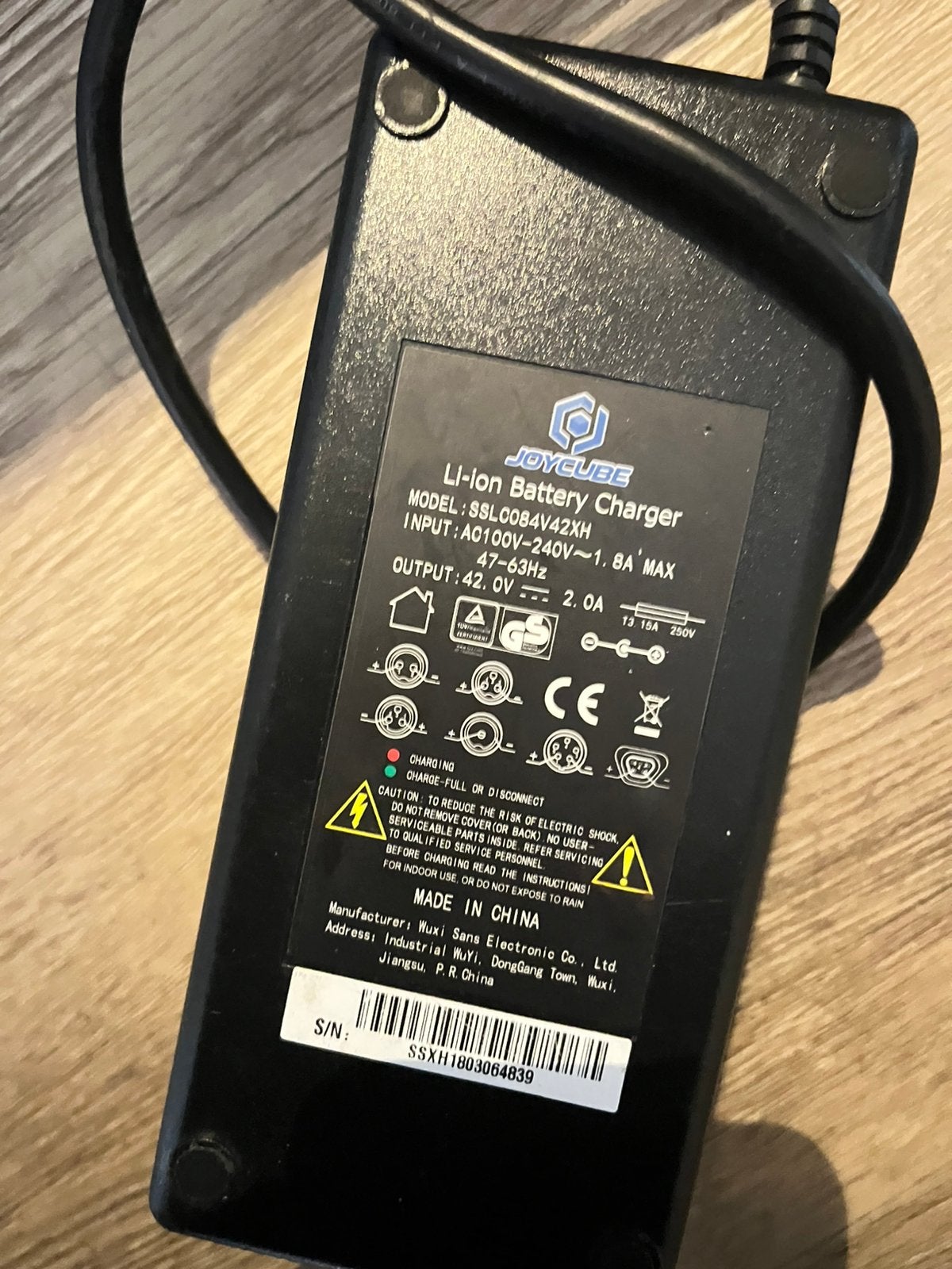 Joycube acculader 42V 2A – voor elektrische fiets, Zo goed als nieuw
